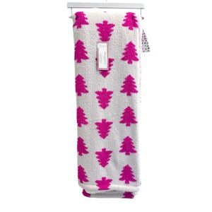 🎄 Cupcakes and Cashmere Pink Christmas
Trees Blanket size-50X70